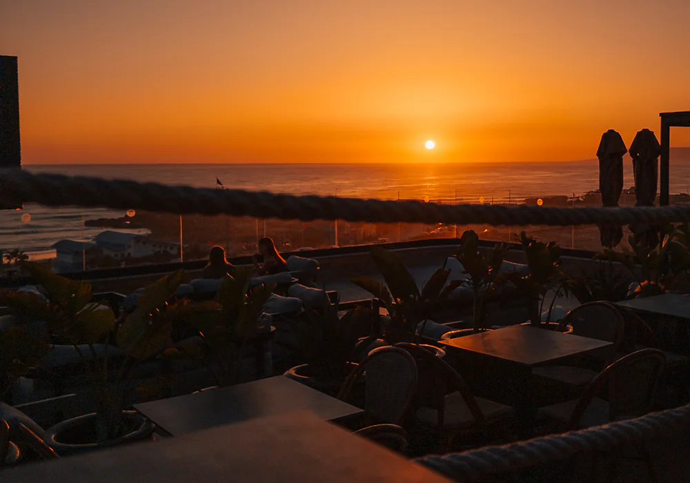 La terrasse au coucher du soleil